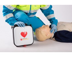 Na co zwrócić uwagę przy wyborze defibrylatora AED